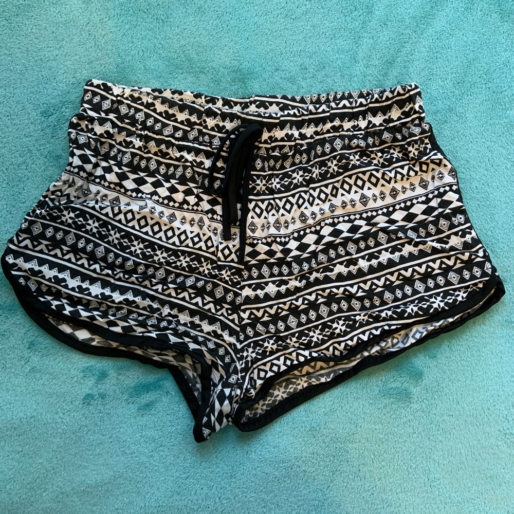 Cute Black and White Fashion Shorts